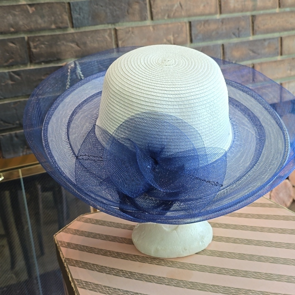 Vintage White and Royal Blue Wide-Brim Hat + Vintage Hat Box